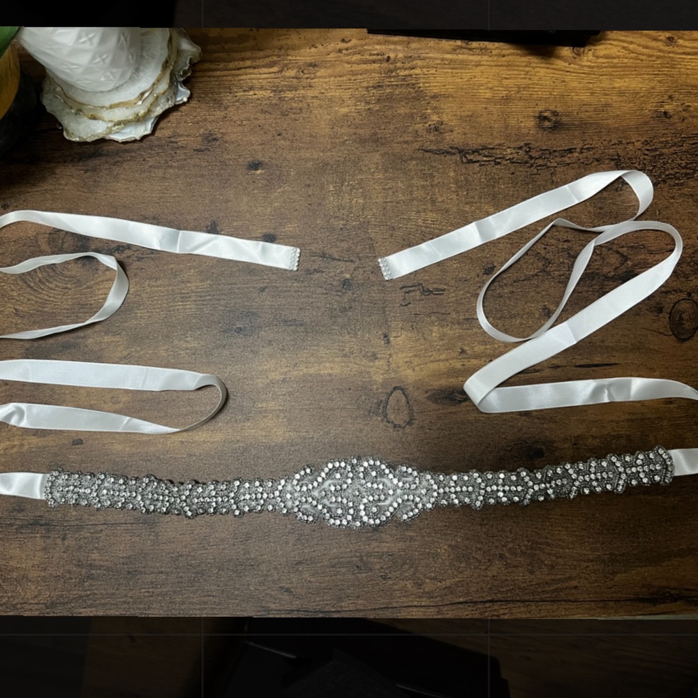 Tadashi Shoji Wedding Belt